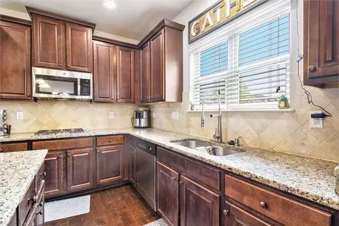 Kitchen - 345 Mango Ct, Mcdonough, GA 30253 photo 3 of 3