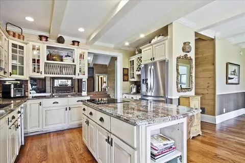 Kitchen - 175 Fairview Ct, Jasper, GA 30143 photo 2 of 4