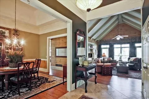 Entry Way - 175 Fairview Ct, Jasper, GA 30143 photo 3 of 4