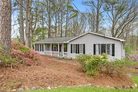 140 Ridgewood Dr, Woodstock, GA 30188