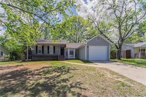 5810 Northfield Dr, Ellenwood, GA 30294