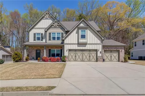 573 Rocky Springs Dr, Jefferson, GA 30549