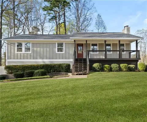 588 Ayres Rd, Mableton, GA 30126