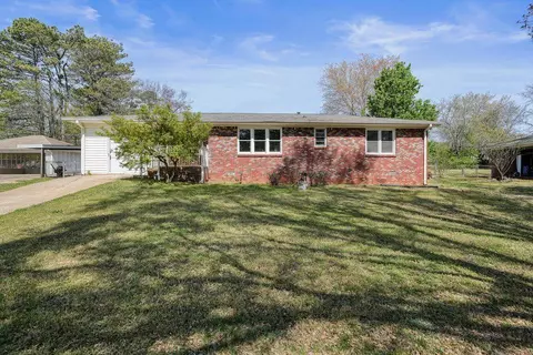 108 Debbie Ln, Dallas, GA 30132