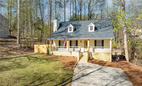 9630 Crestview Ter, Gainesville, GA 30506