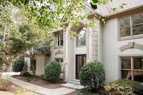 255 Grogans Lake Pt, Atlanta, GA 30350