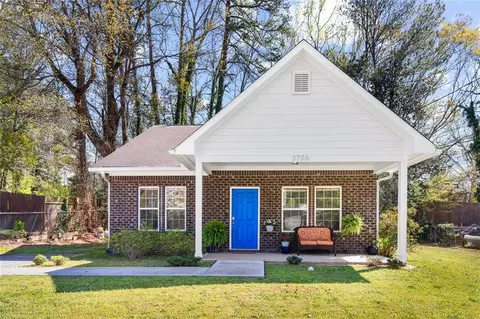 3706 Clovis Ct NW, Atlanta, GA 30331