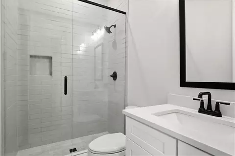 Bath - 262 Blake Ln, Winder, GA 30680 photo 3 of 10