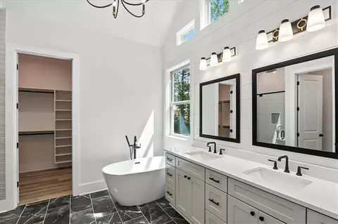 Bath - 262 Blake Ln, Winder, GA 30680 photo 5 of 10