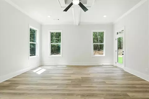 Living - 262 Blake Ln, Winder, GA 30680 photo 7 of 7