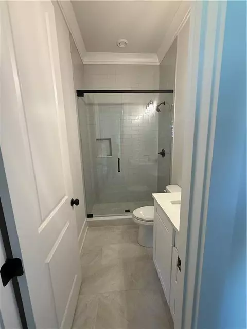 Bath - 262 Blake Ln, Winder, GA 30680 photo 2 of 10