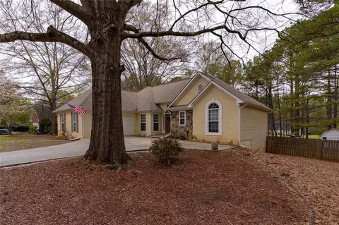 Exterior - 10 Flowers Dr, Covington, GA 30014 photo 2 of 5