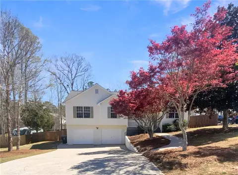 201 Hickory Lake Dr, Acworth, GA 30101