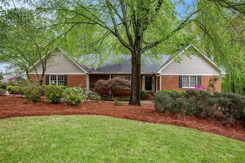 1235 Saint Ives Ct, Suwanee, GA 30024