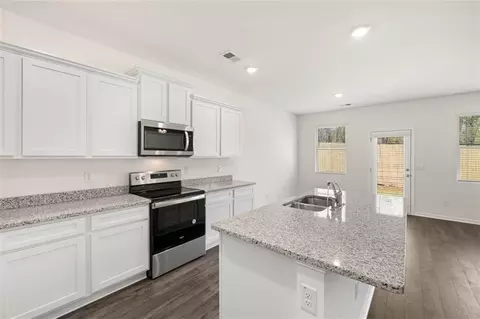 Kitchen - 12100 Conrad Cir, Hampton, GA 30228 photo 1 of 3