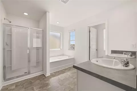 Bath - 12100 Conrad Cir, Hampton, GA 30228 photo 1 of 3