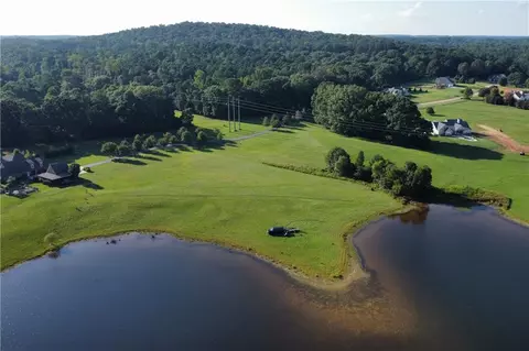 115 S Waters Edge Dr, Covington, GA 30014