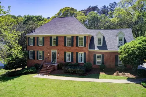 5162 Charlemagne Way SW, Lilburn, GA 30047