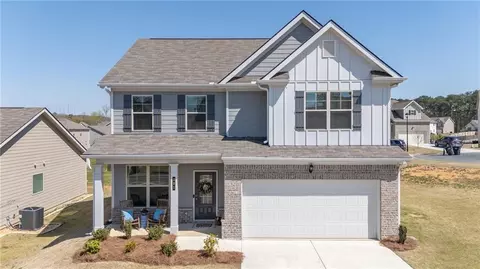 201 Crowley Dr, Calhoun, GA 30701