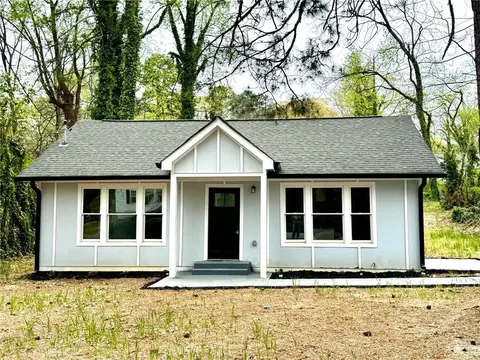 517 Whitley Dr, Forest Park, GA 30297