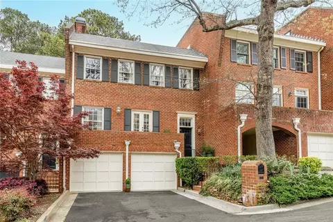 105 Jefferson Cir, Sandy Springs, GA 30328