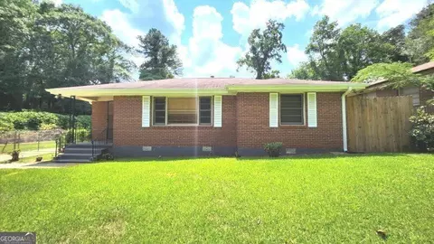 2213 Sharon Way, Decatur, GA 30032