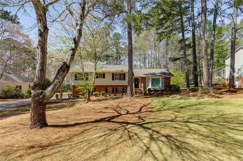 135 Camp Ln, Carrollton, GA 30117