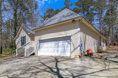 4186 Argonne Dr, Villa Rica, GA 30180