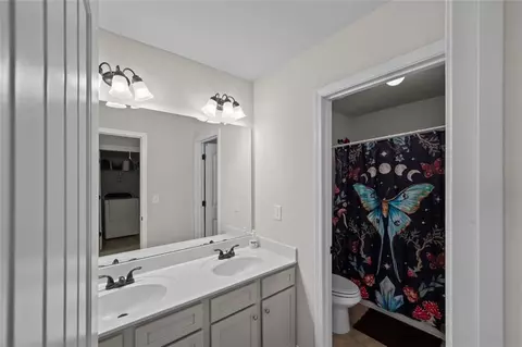 Bath - 3048 Level Grove Ln, Dacula, GA 30019 photo 4 of 5