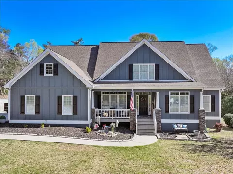 90 Plainview Rd, Maysville, GA 30558