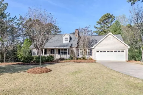 1 Shadowood Dr, Rome, GA 30161