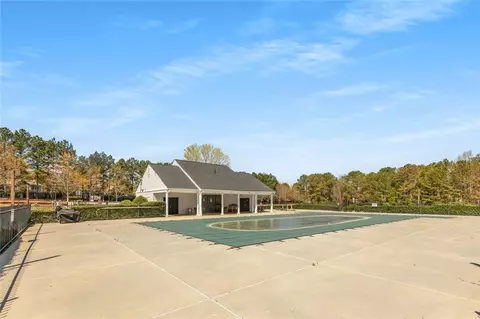 Exterior - 265 Lakeridge Ct, Covington, GA 30016 photo 8 of 10