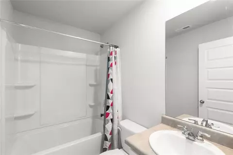 Bath - 265 Lakeridge Ct, Covington, GA 30016 photo 1 of 1