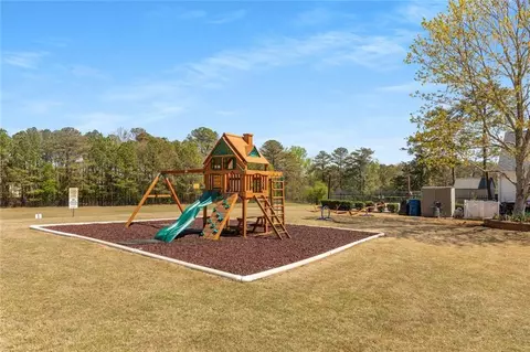 Exterior - 265 Lakeridge Ct, Covington, GA 30016 photo 9 of 10