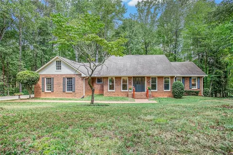 132 Dogwood Lake Trl, Alpharetta, GA 30004