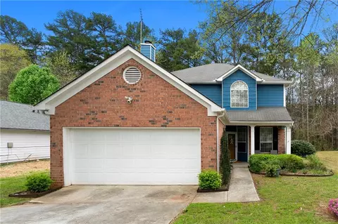 2296 Raven Cir, Lithonia, GA 30058
