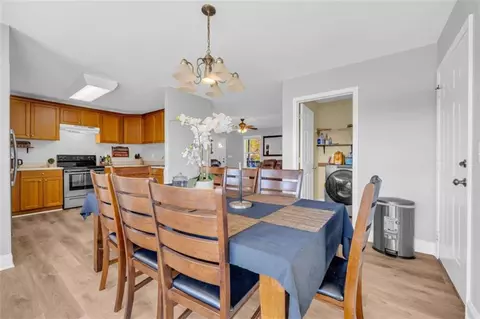 Dining - 276 Arbor Gate Dr, Cornelia, GA 30531 photo 3 of 5