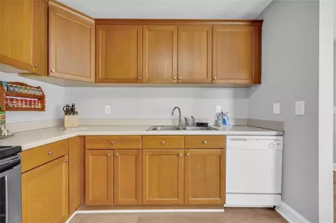 Kitchen - 276 Arbor Gate Dr, Cornelia, GA 30531 photo 2 of 2