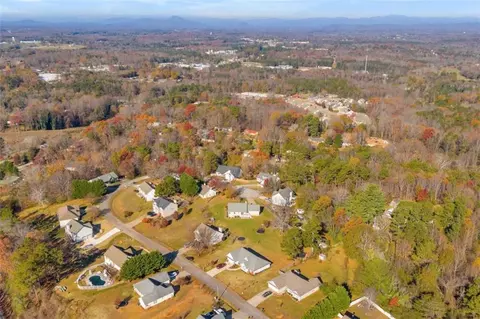 View/Area - 276 Arbor Gate Dr, Cornelia, GA 30531 photo 3 of 9