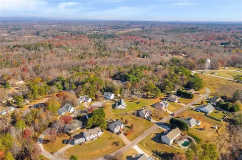 View/Area - 276 Arbor Gate Dr, Cornelia, GA 30531 photo 8 of 9