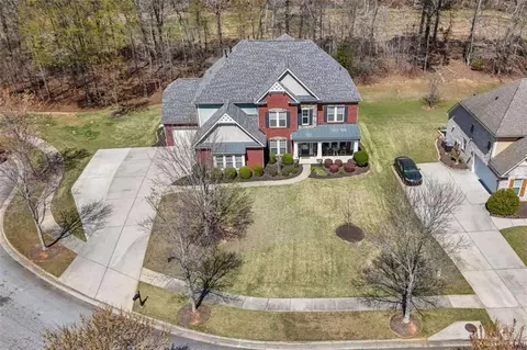 7090 Blue Sky Dr, Locust Grove, GA 30248