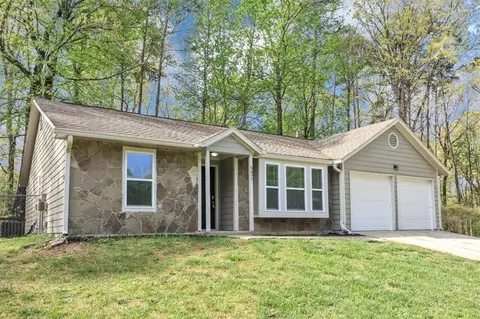 5477 Hedgeflower Ct, Stone Mountain, GA 30088