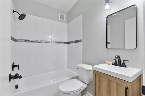 Bath - 3185 Laventure Dr, Chamblee, GA 30341 photo 1 of 3
