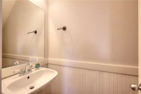 Bath - 120 Mill St #B, Monroe, GA 30655 photo 4 of 4