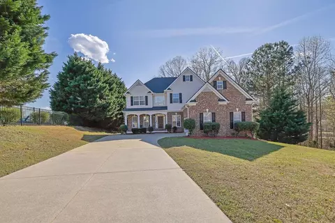 917 Redstone Trl, Dacula, GA 30019
