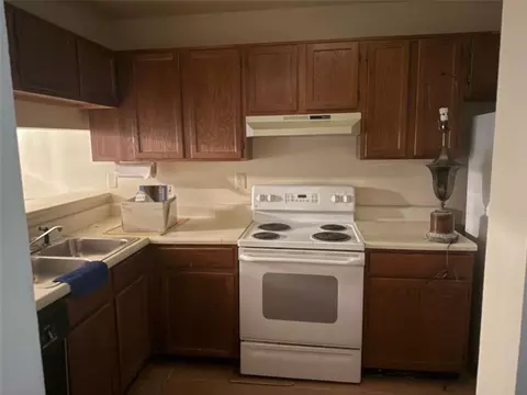 470 Teal Ct, Roswell, GA 30076