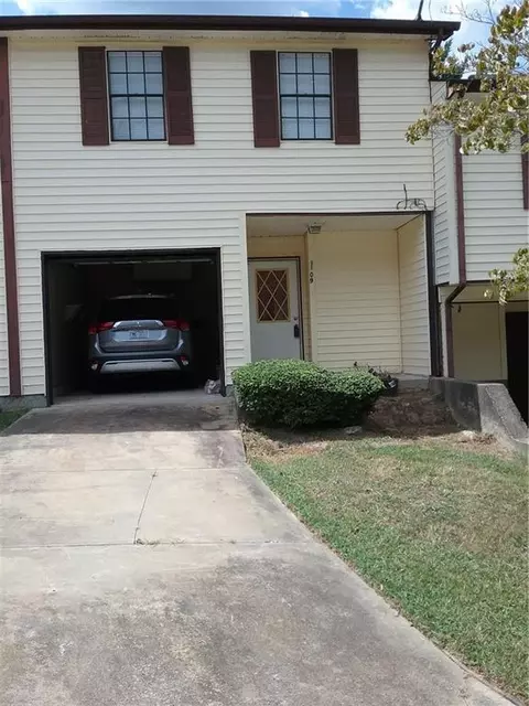 1109 Pinetree Trl, College Park, GA 30349