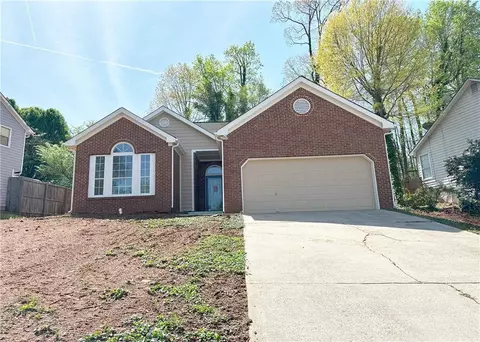 2910 Treehouse Ln, Lawrenceville, GA 30044