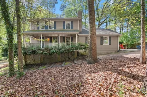 5269 Blue Grass Ln, Sugar Hill, GA 30518