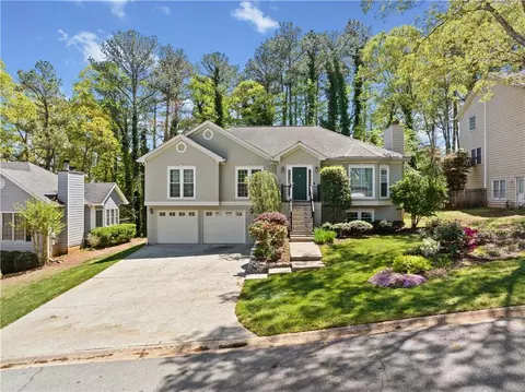434 Meadowfield Ct, Lawrenceville, GA 30043